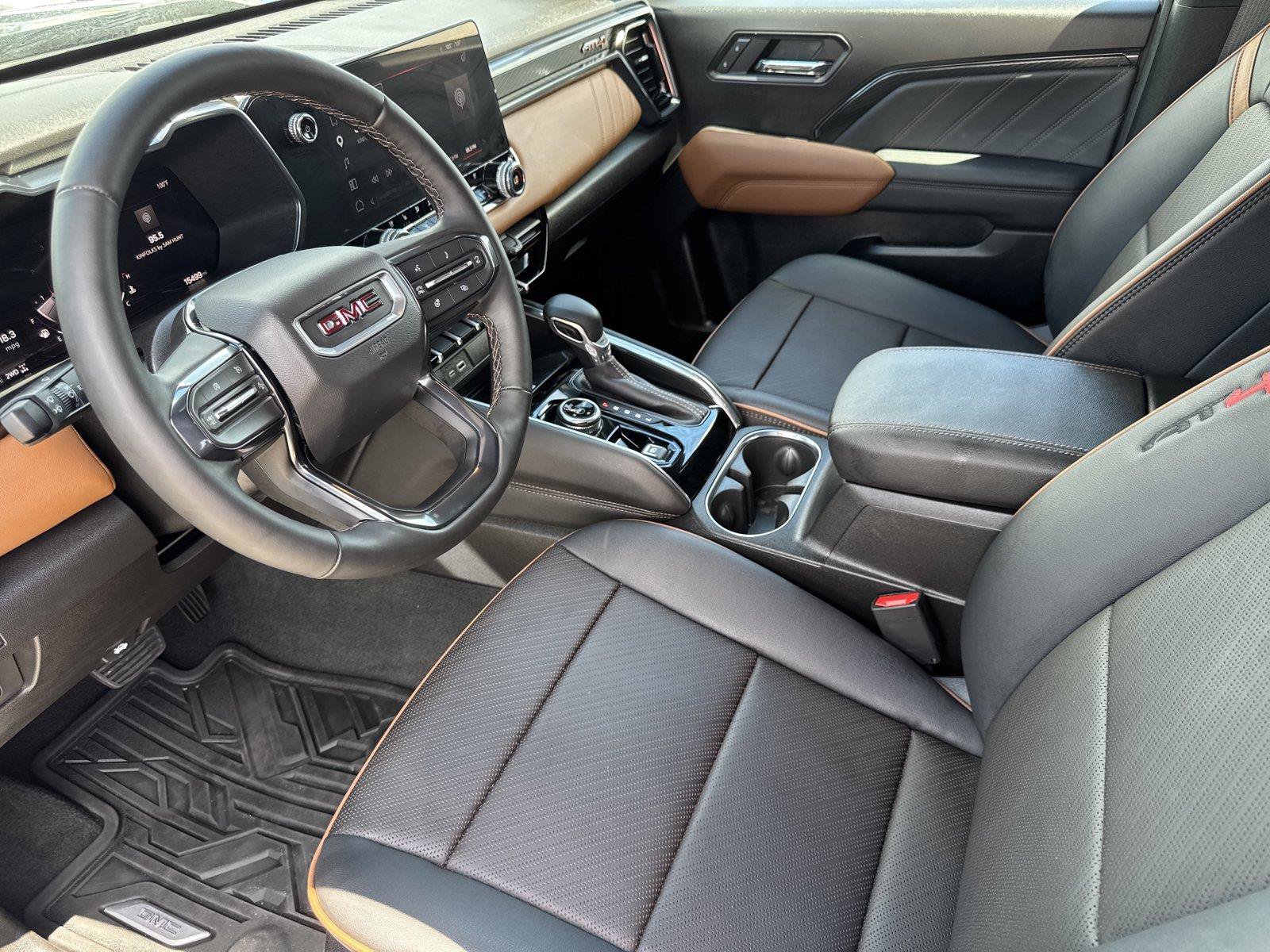 Used 2026 GMC Canyon AT4 w/ AT4 Premium Package AWD/4WD image 10