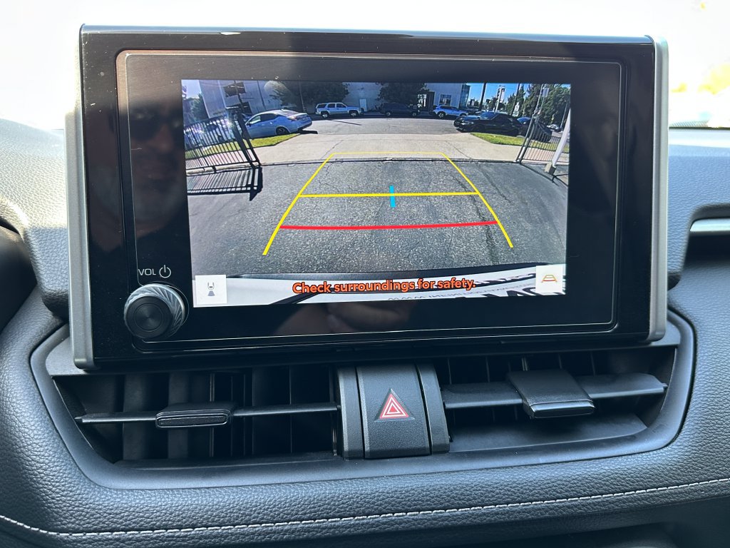 Used 2025 Toyota RAV4 XLE AWD/4WD image 28