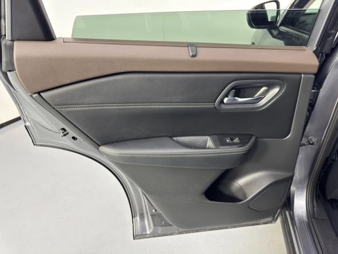 Used 2023 Nissan Rogue SL w/ SL Premium Package FWD image 41