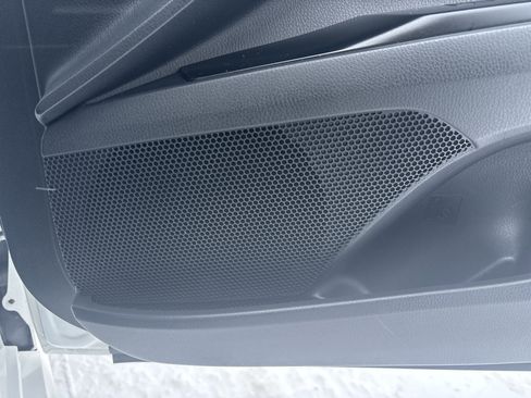 Used 2025 Toyota Camry SE image 31