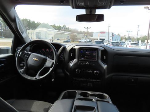 Used 2022 Chevrolet Silverado 2500 Custom w/ Custom Value Package image 26