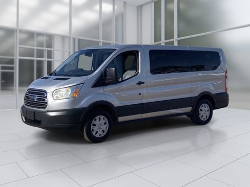 Used 2017 Ford Transit 150 XLT image 3