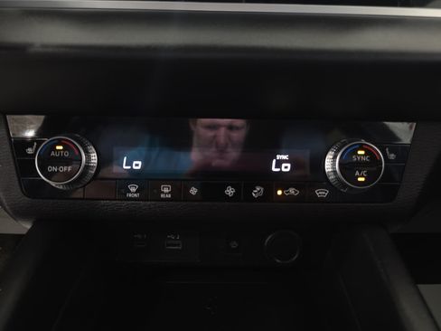 Used 2024 Mitsubishi Outlander SE AWD/4WD image 20