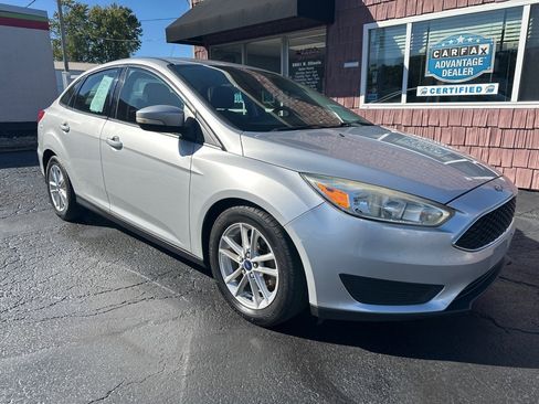 Used 2016 Ford Focus SE image 1