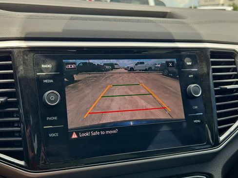 Used 2023 Volkswagen Atlas SEL R-Line AWD/4WD image 25