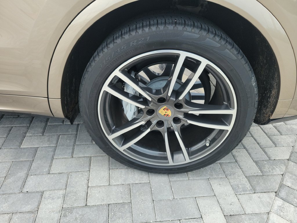 Used 2019 Porsche Cayenne Turbo AWD/4WD image 14