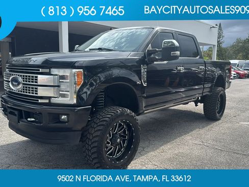 Used 2019 Ford F250 Platinum AWD/4WD image 1