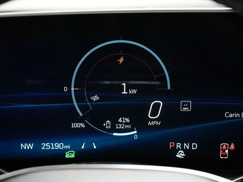 Used 2024 Cadillac Lyriq Luxury AWD/4WD image 16