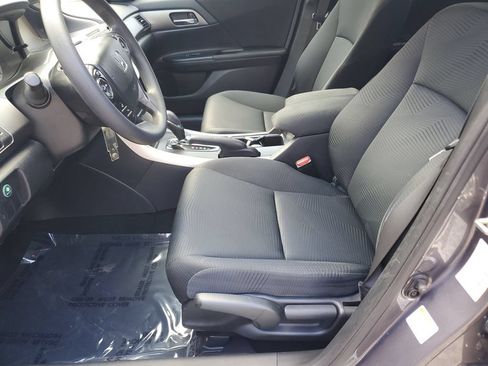 Used 2015 Honda Accord LX image 19