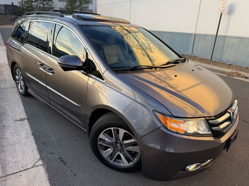 Used 2014 Honda Odyssey Touring image 9