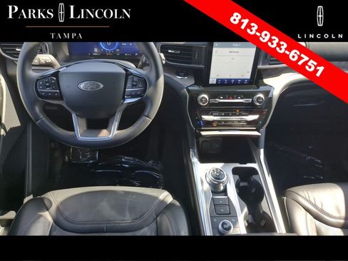 Used 2022 Ford Explorer Platinum w/ Equipment Group 601A AWD/4WD image 14