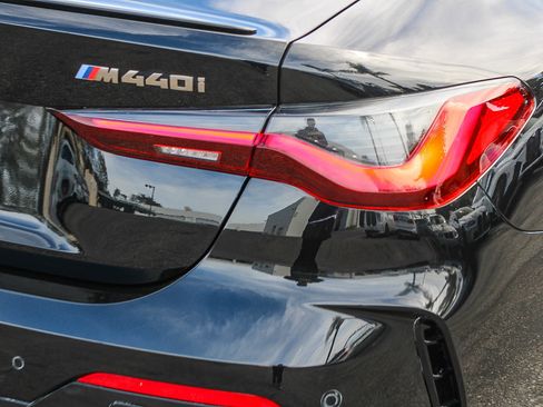 Certified 2024 BMW M440i Coupe image 7