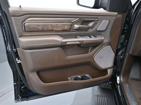 Used 2025 RAM 1500 Limited AWD/4WD image 11