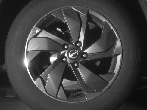 Used 2025 Nissan Rogue SV FWD image 15