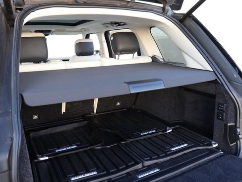 Used 2022 Land Rover Range Rover Westminster Edition image 24