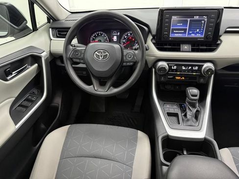 Used 2022 Toyota RAV4 XLE FWD image 31