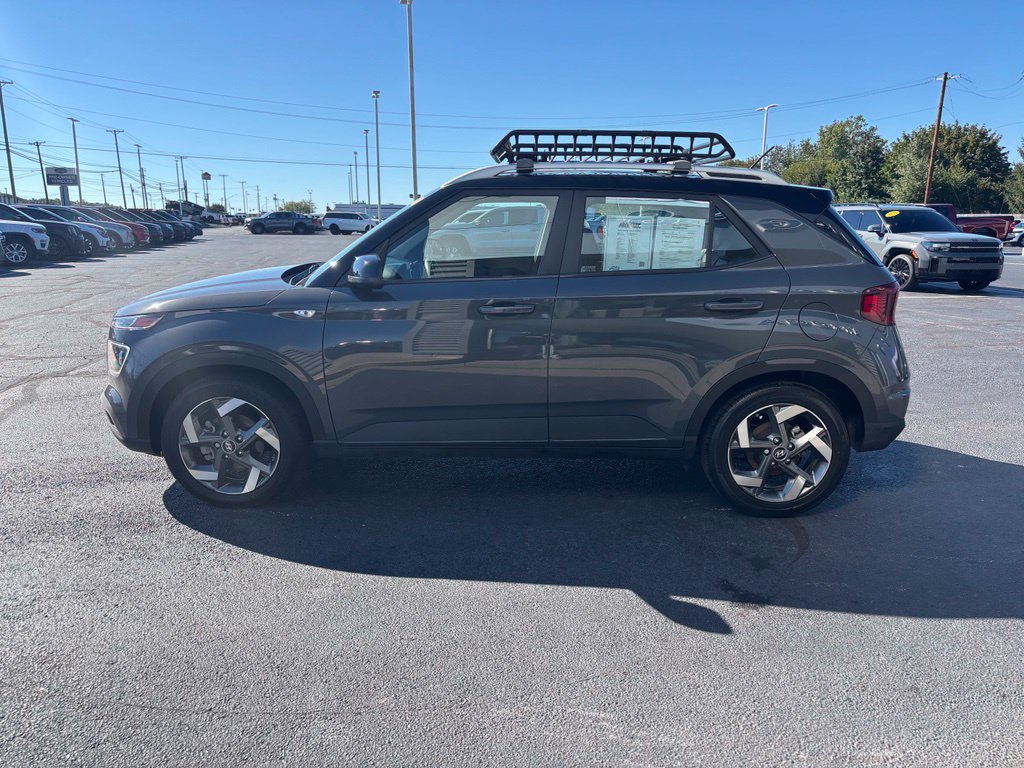 Used 2024 Hyundai Venue Limited FWD image 8
