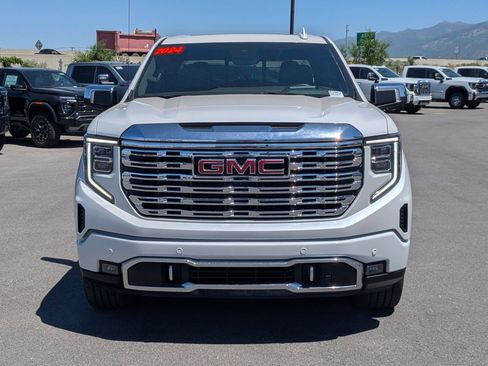 Used 2024 GMC Sierra 1500 Denali w/ Denali Reserve Package AWD/4WD image 8