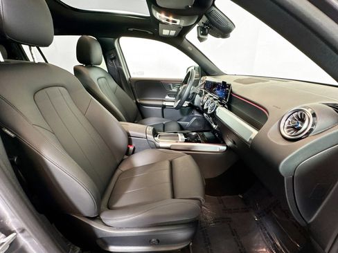 Certified 2025 Mercedes-Benz GLB 250 image 27