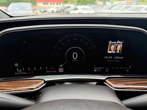 Used 2021 Cadillac Escalade ESV Premium Luxury AWD/4WD image 40