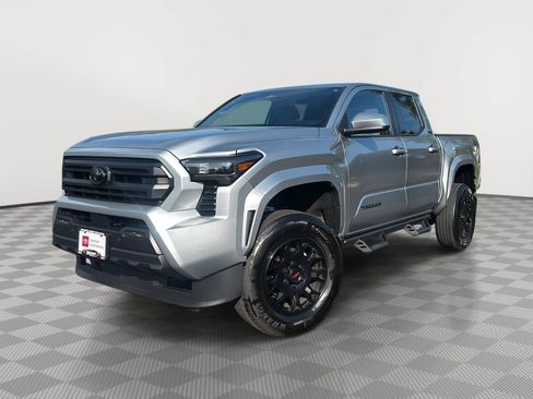 Used 2025 Toyota Tacoma SR5 AWD/4WD image 1