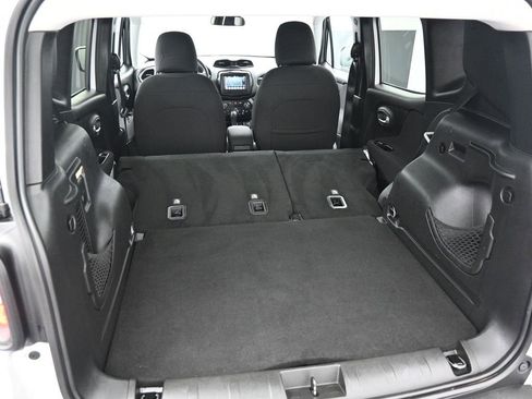 Used 2019 Jeep Renegade Latitude image 22