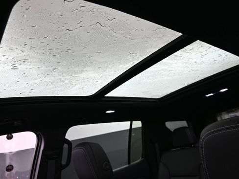 New 2026 Chevrolet Traverse LT w/ Sun and Wheel Package image 25