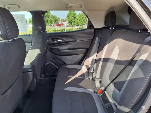 Used 2025 Chevrolet TrailBlazer LT FWD image 17