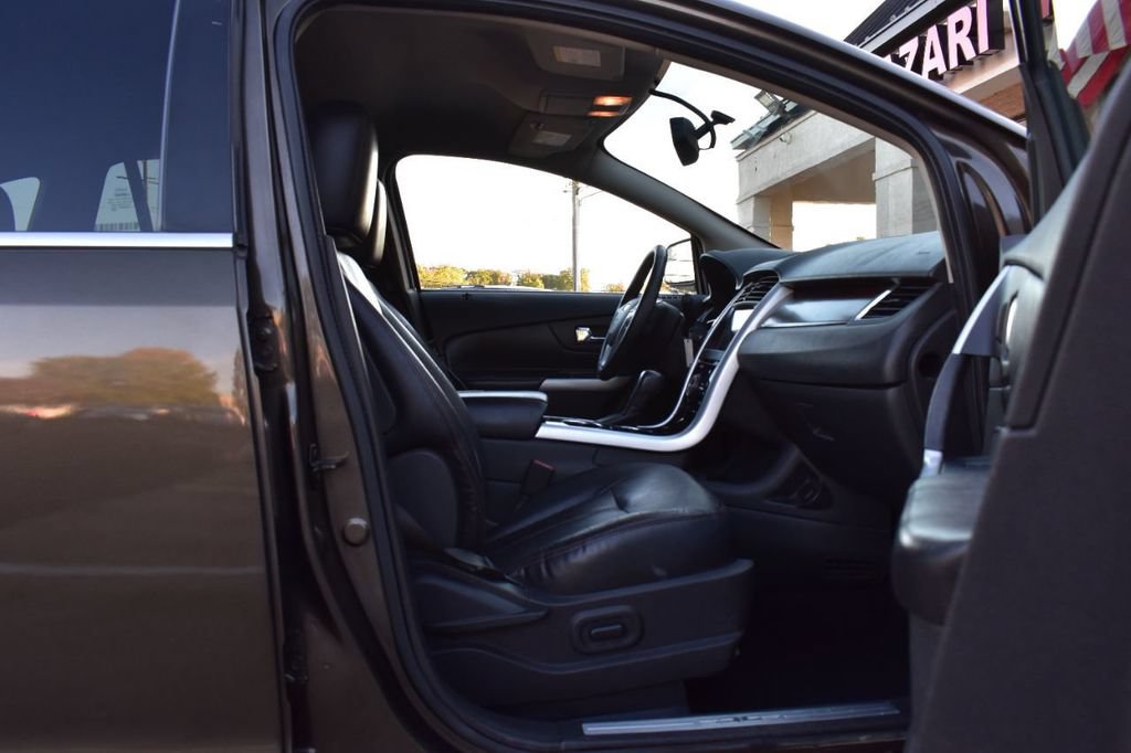 Used 2011 Ford Edge Limited AWD/4WD image 16