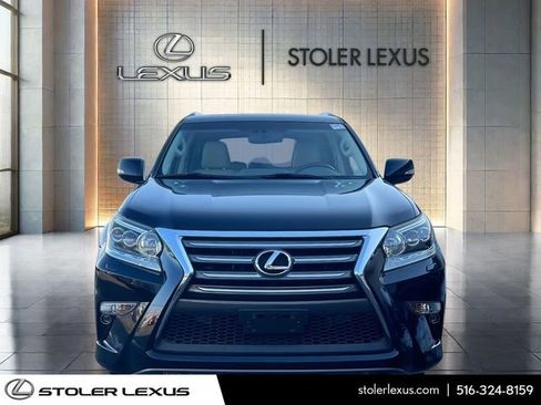 Used 2017 Lexus GX 460 image 2