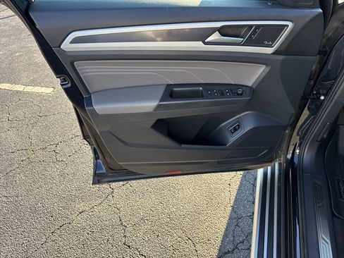 Used 2022 Volkswagen Atlas SEL Premium image 10