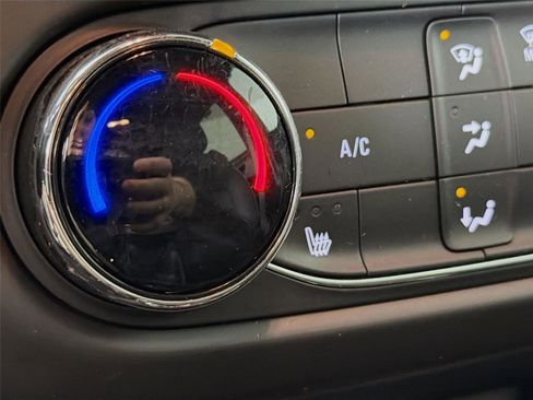 Used 2023 Chevrolet TrailBlazer RS image 19