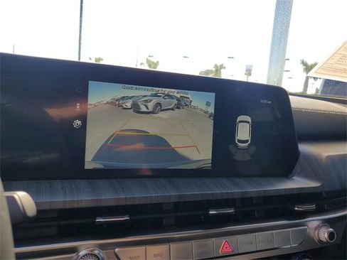 Used 2025 Kia Telluride EX w/ EX Captain's Chair Package image 20