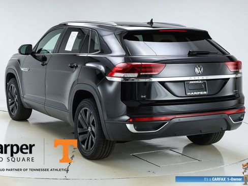 Used 2023 Volkswagen Atlas Cross Sport SE w/ Panoramic Sunroof Package image 7