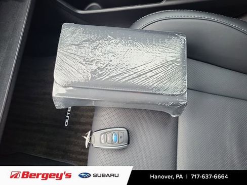 Certified 2025 Subaru Outback Limited image 30