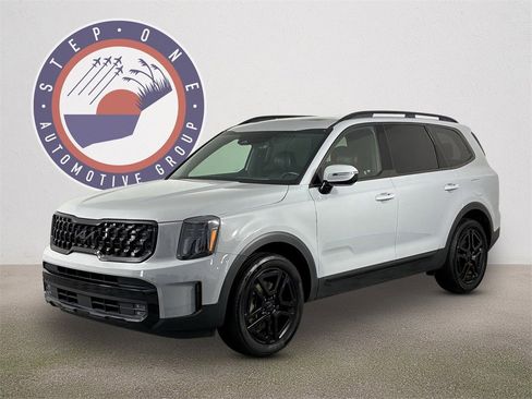 Used 2025 Kia Telluride SX Prestige X-Line image 2