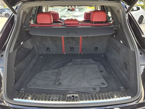 Used 2022 Porsche Cayenne image 16