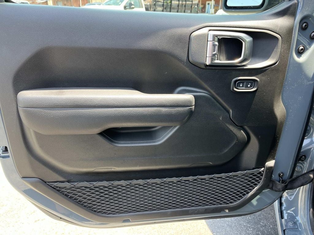 Used 2025 Jeep Wrangler Sport AWD/4WD image 21