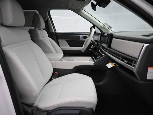 New 2026 Hyundai Santa Fe SE image 11
