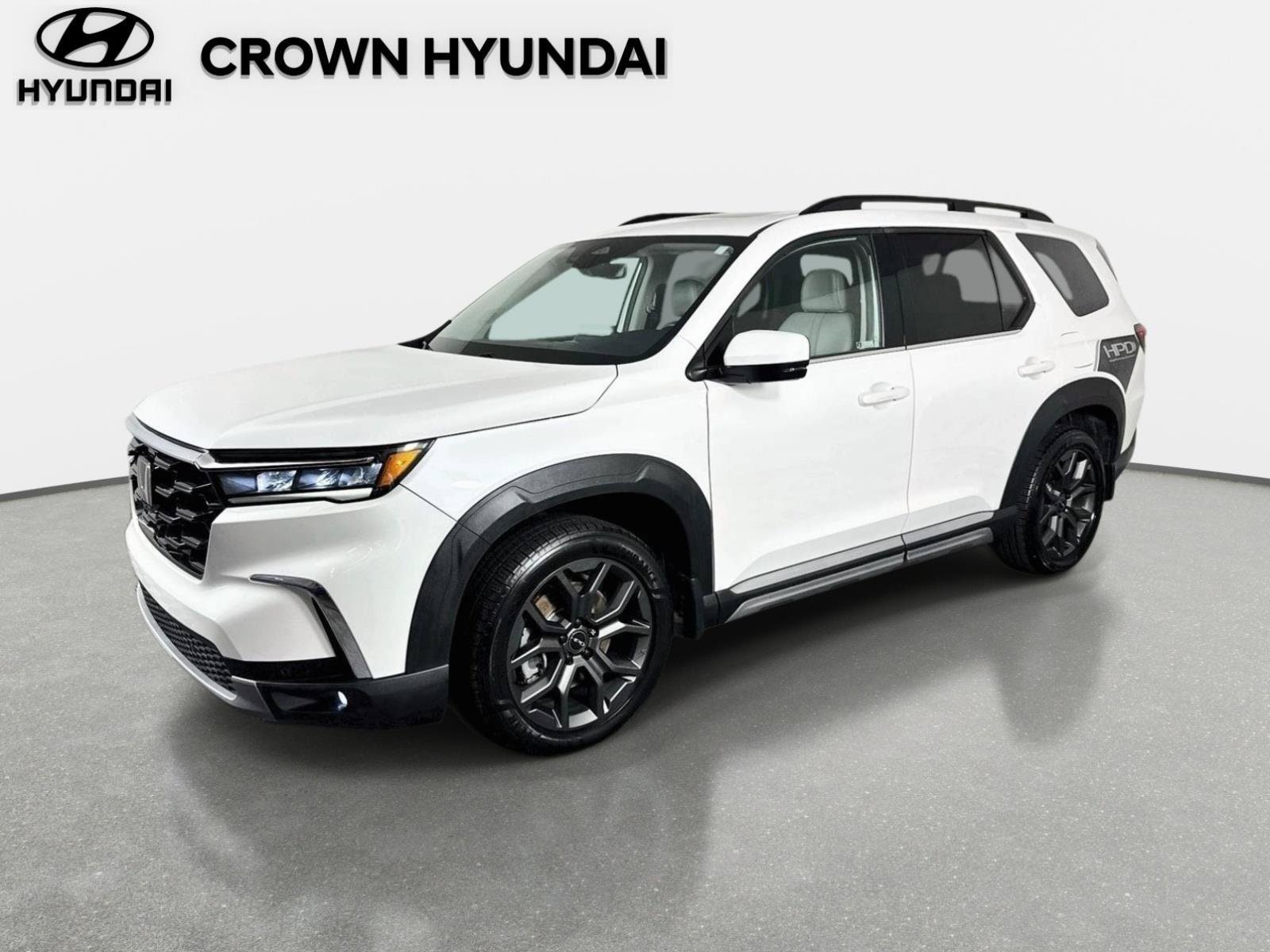 Used 2023 Honda Pilot Touring image 1