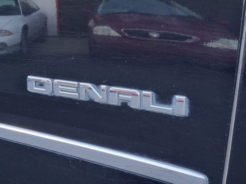 Used 2016 GMC Yukon Denali image 28