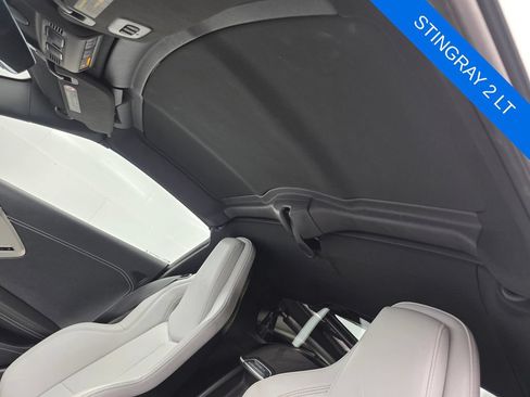 Used 2022 Chevrolet Corvette Stingray Preferred Cpe w/ Z51 Performance Package RWD image 12