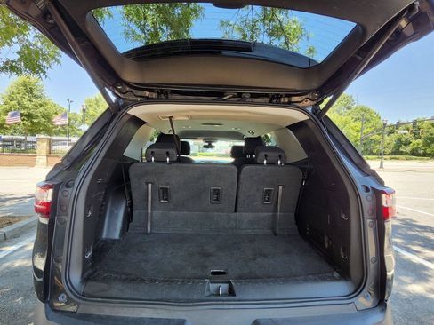 Used 2019 Chevrolet Traverse LT FWD image 14