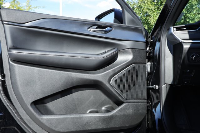 New 2027 Jeep Grand Cherokee Laredo X RWD image 22