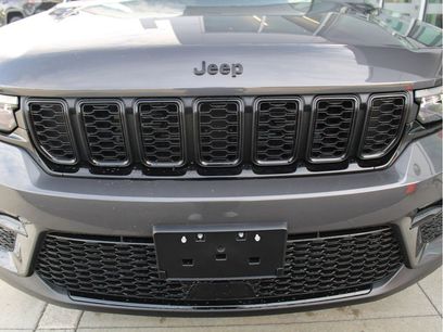 New 2025 Jeep Grand Cherokee Limited w/ Black Appearance Package