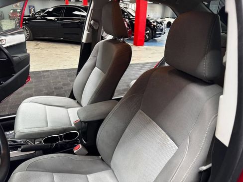 Used 2016 Toyota Corolla LE image 35