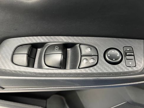 Used 2025 Nissan Sentra SV image 12