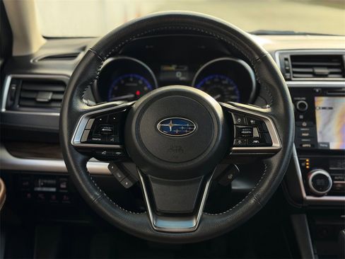 Used 2018 Subaru Outback 3.6R Touring image 14