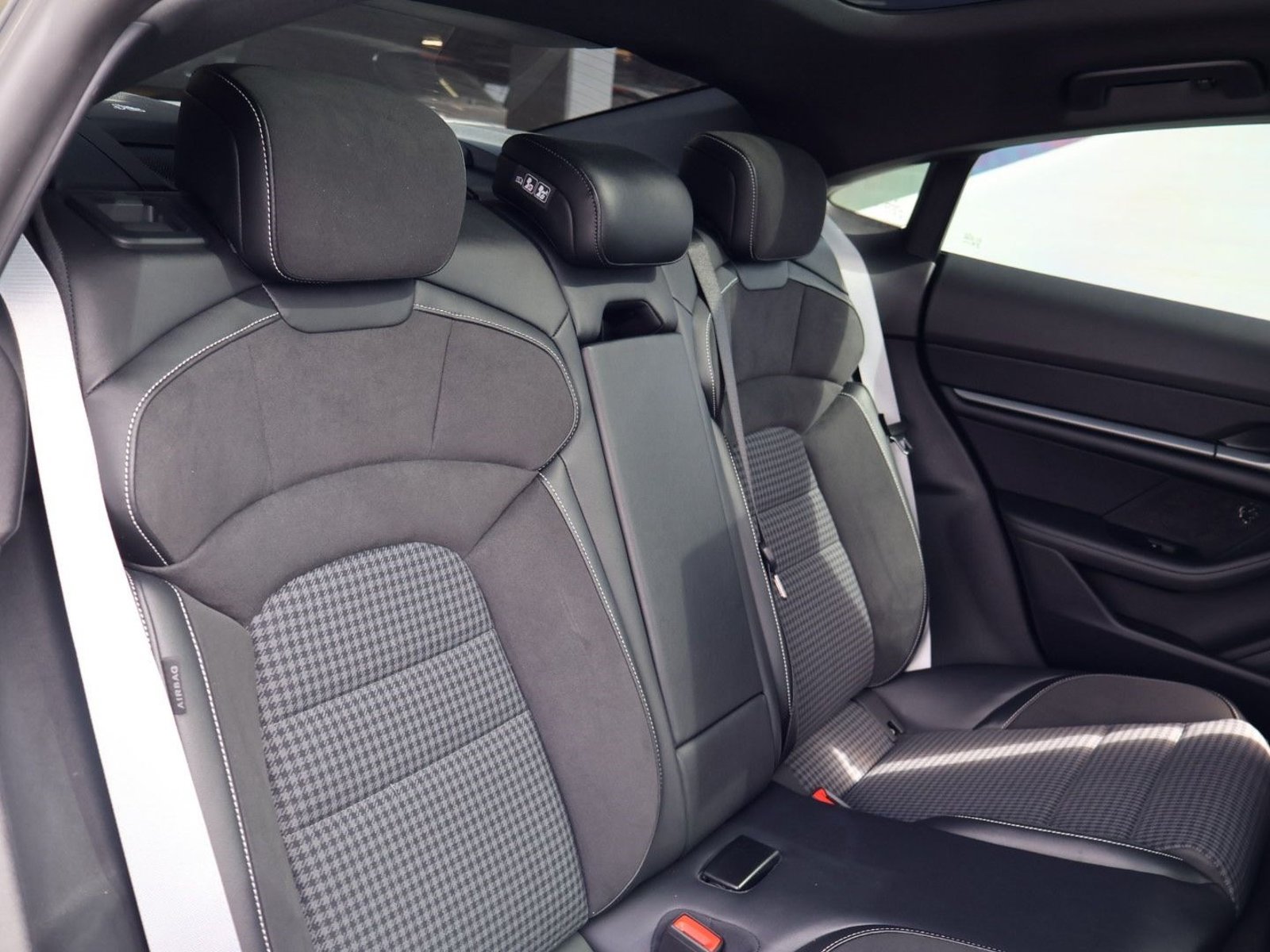 Certified 2025 Porsche Taycan RWD image 23
