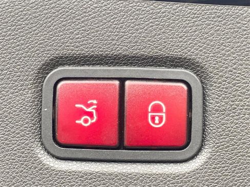 Used 2015 Mercedes-Benz CLS 400 4MATIC w/ Premium 2 Package image 24